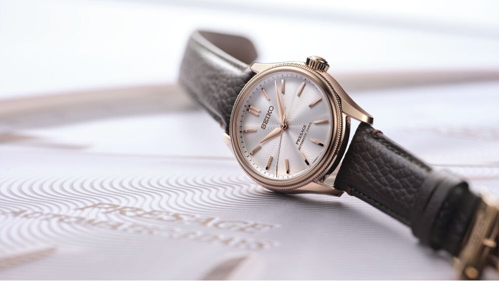 Seiko Presage’in dört yeni modeli, Tomioka ipeğinin güzelliğini kutluyor.